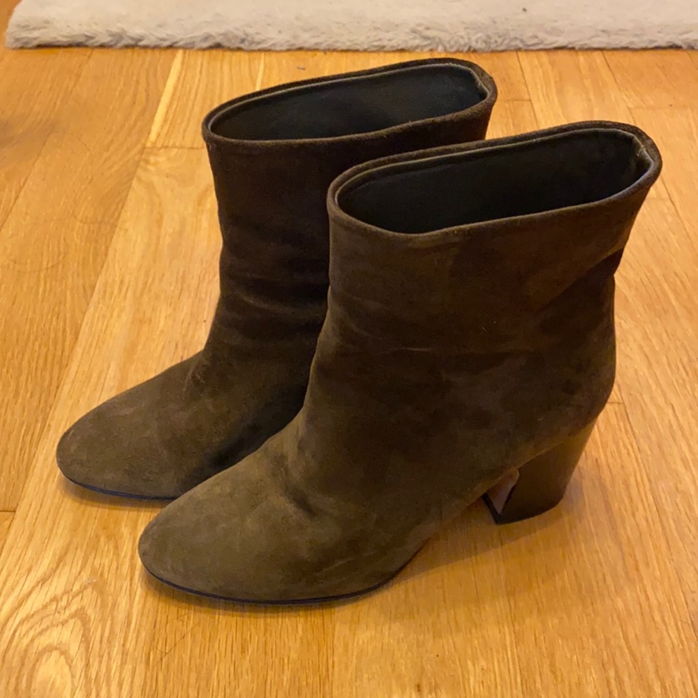 Cute Vince boots!
